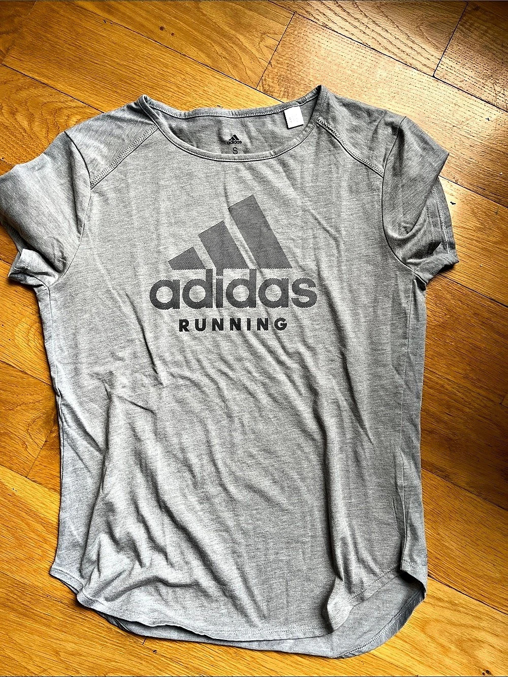 adidas Running Tee Gray Size Small Like New